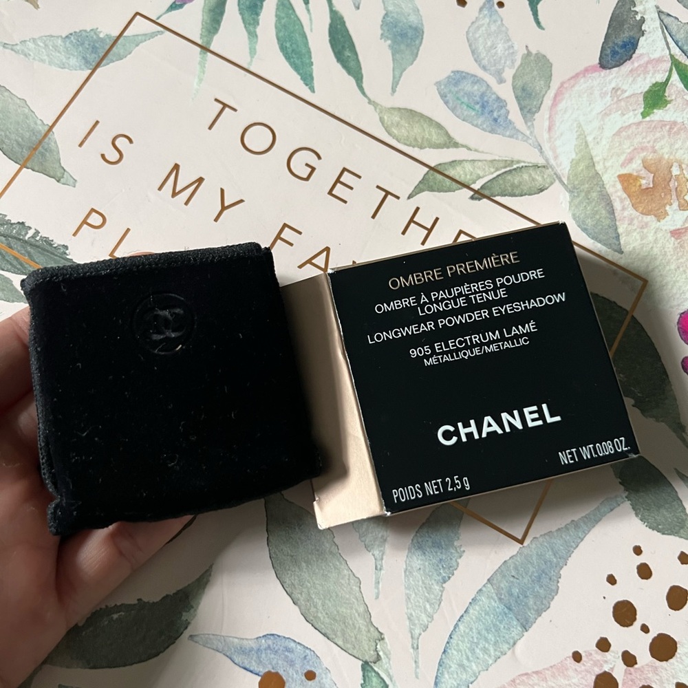 CHANEL long wear eyeshadow
